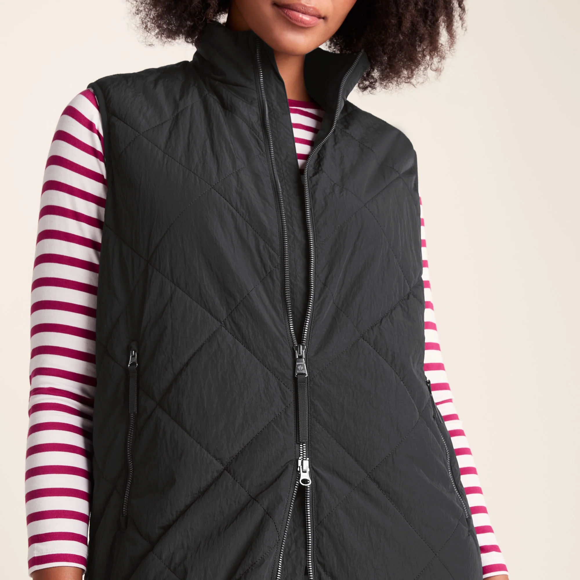 Anda Womens Shower Resistant Insulated Gilet - Black - Image 6