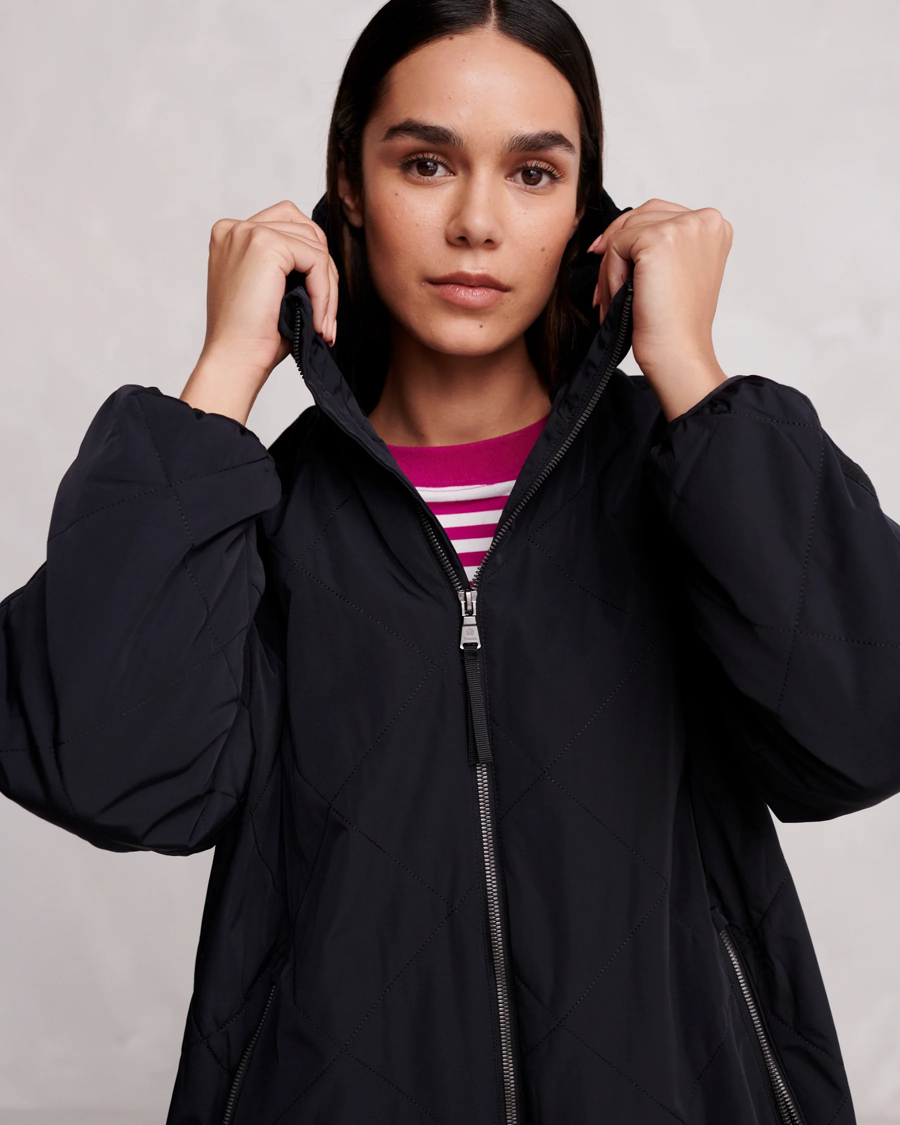 Banton Womens Oversized Shower Resistant Insulated Jacket - Black - Image 12