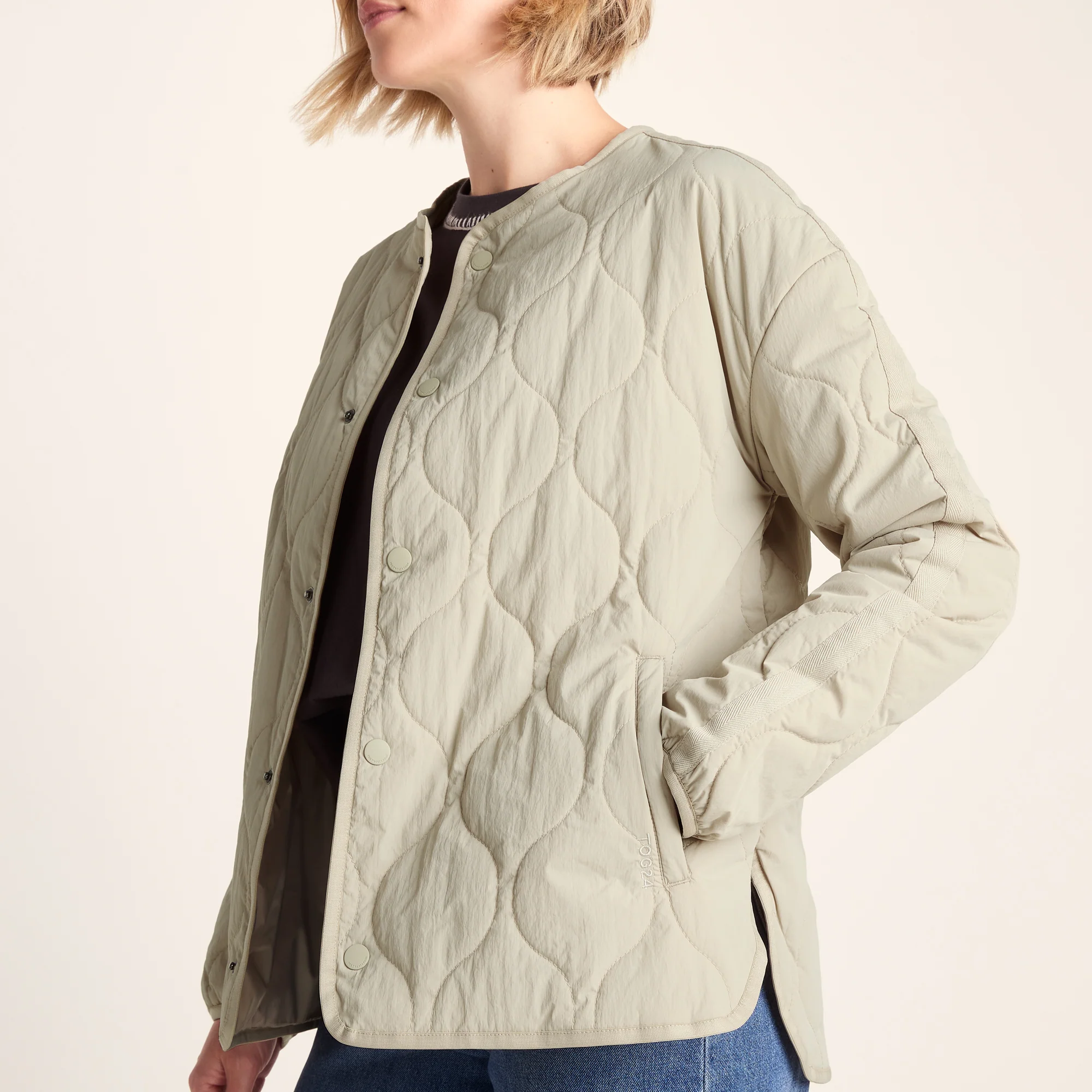 Cleadon Womens Relaxed Fit Shower Resistant Lightweight Insulated Jacket - Cool Beige - Image 6