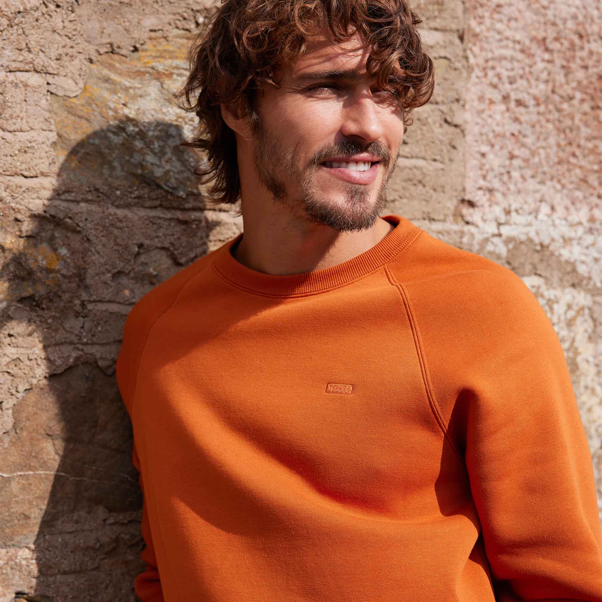 Clitheroe Mens Supersoft Raglan Sweat - Mahogany Orange - Image 2