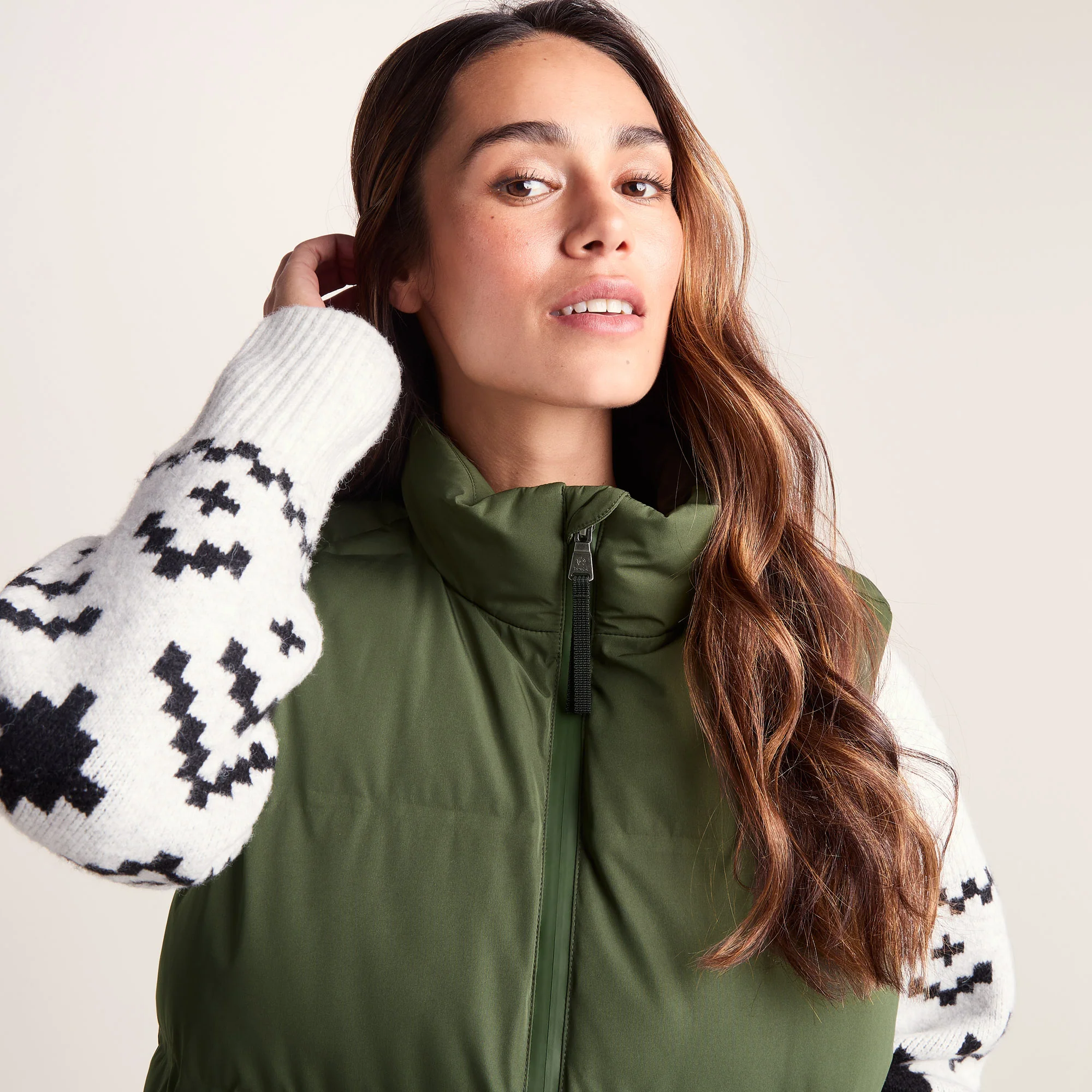 Elyna Womens Shower Resistant Insulated Gilet - Dark Green - Image 3