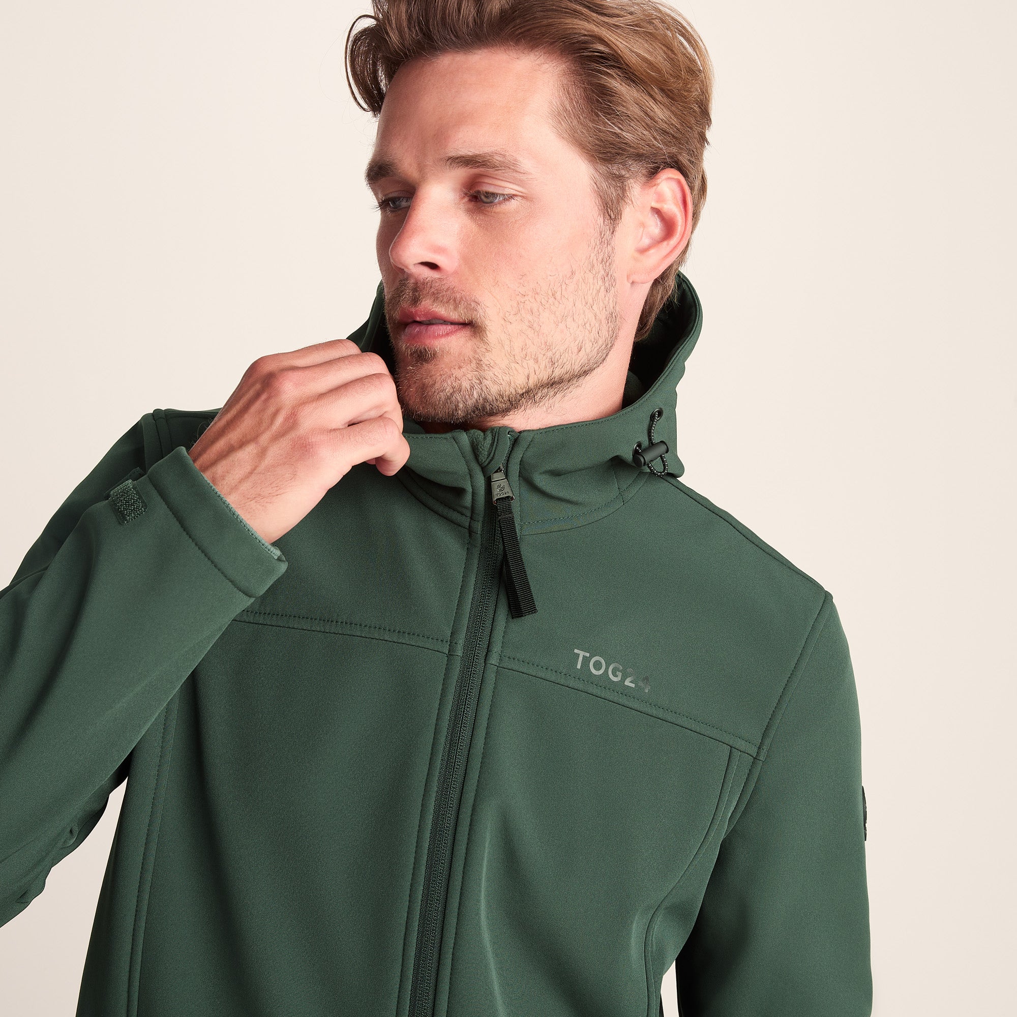 Feizor Mens Shower Resistant Softshell Hooded Jacket - Racing Green - Image 4
