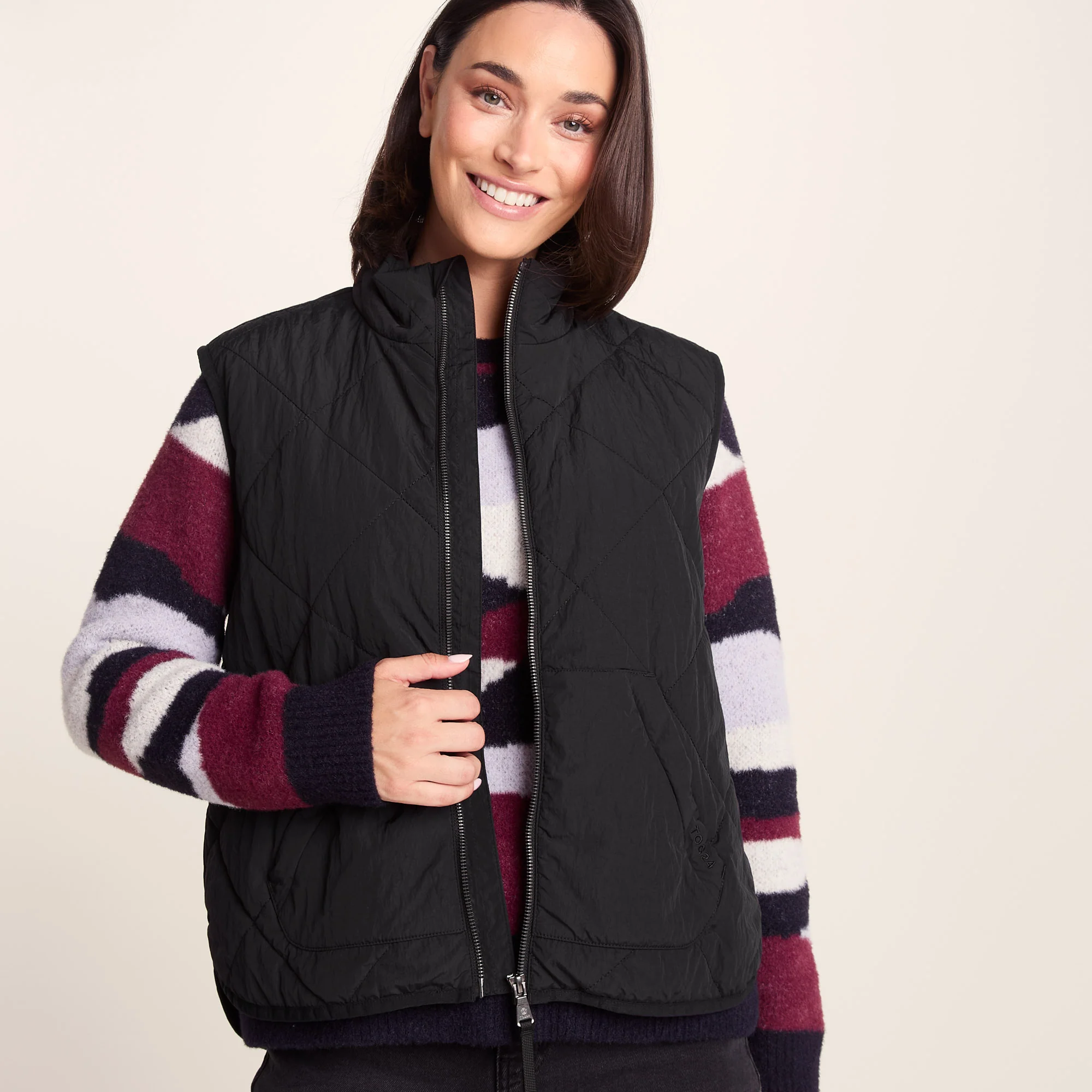 Juni Womens Relaxed Fit Shower Resistant Insulated Gilet - Black - Image 5