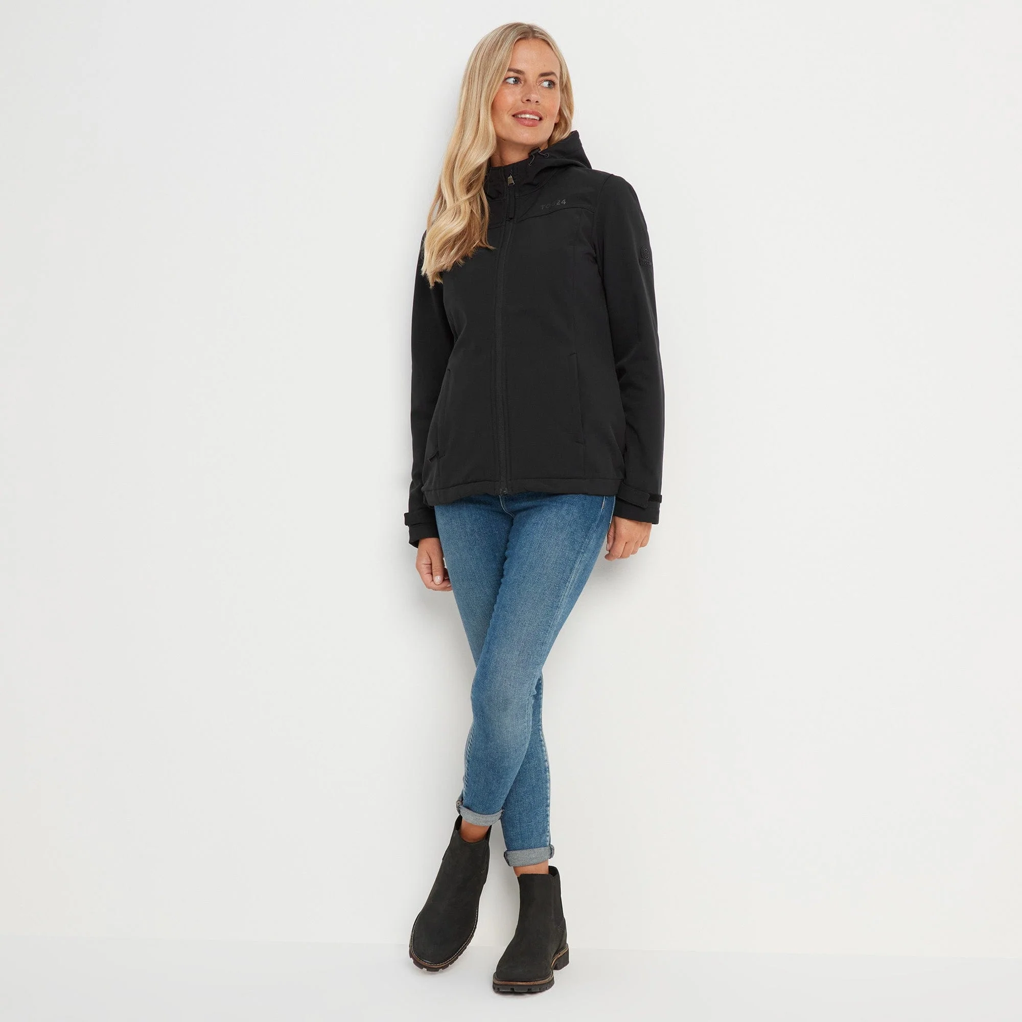 Keld Womens Shower Resistant Hooded Softshell Jacket - Black - Image 5