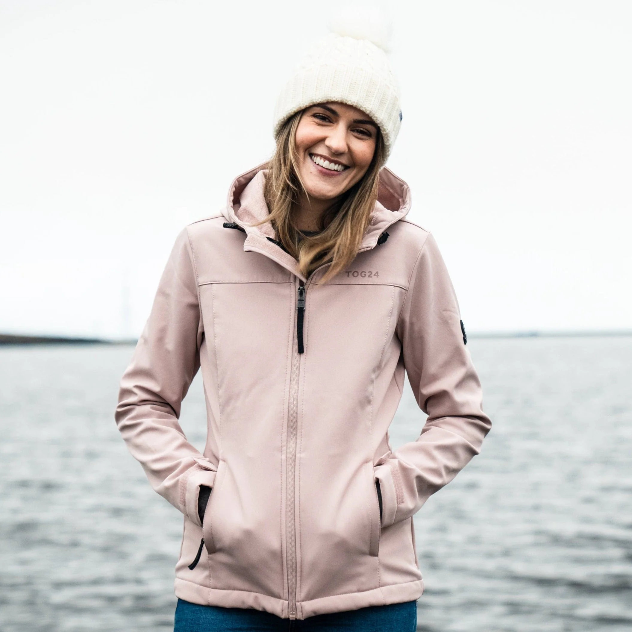 Keld Womens Shower Resistant Hooded Softshell Jacket - Dusky Pink - Image 4