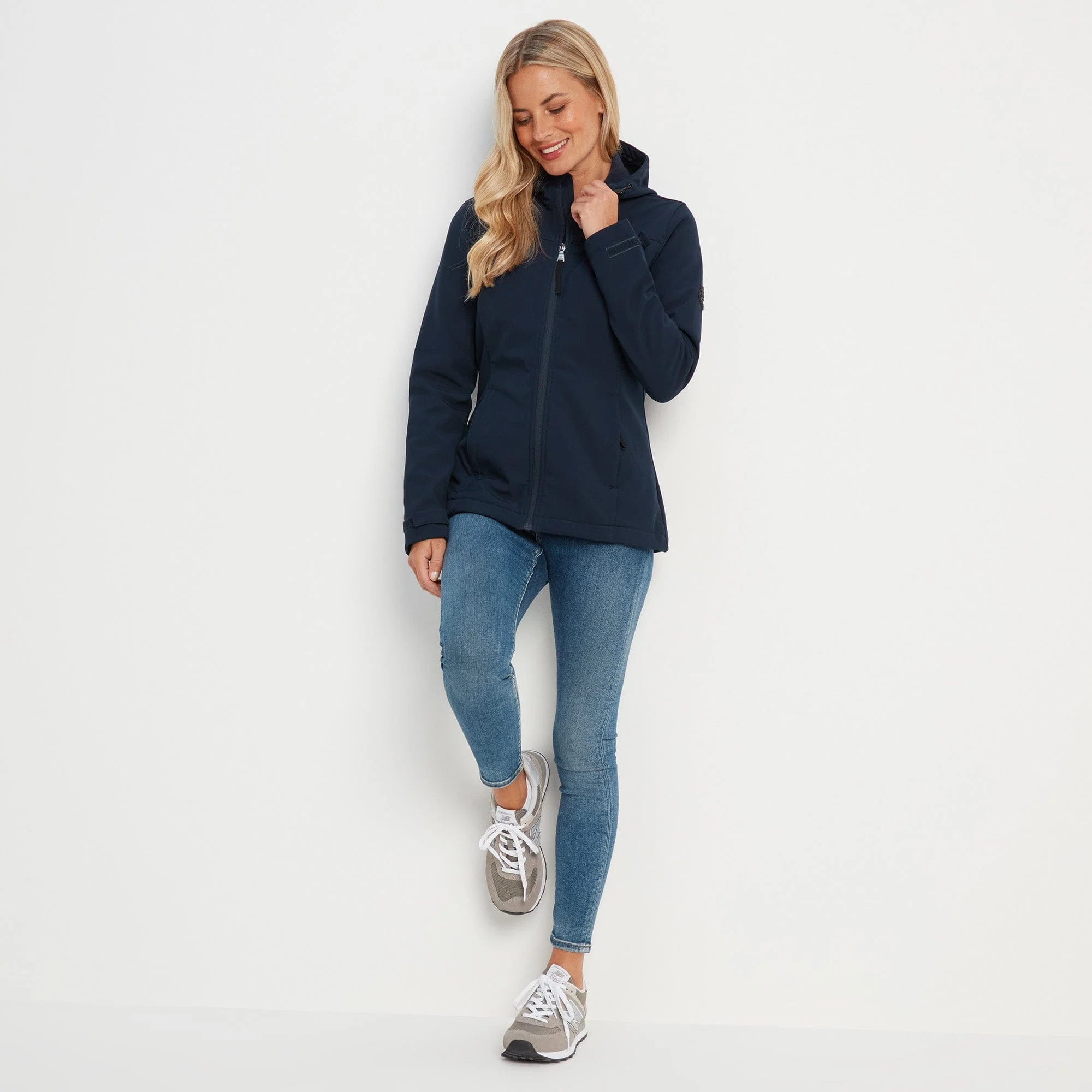 Keld Womens Shower Resistant Hooded Softshell Jacket - Navy - Image 6