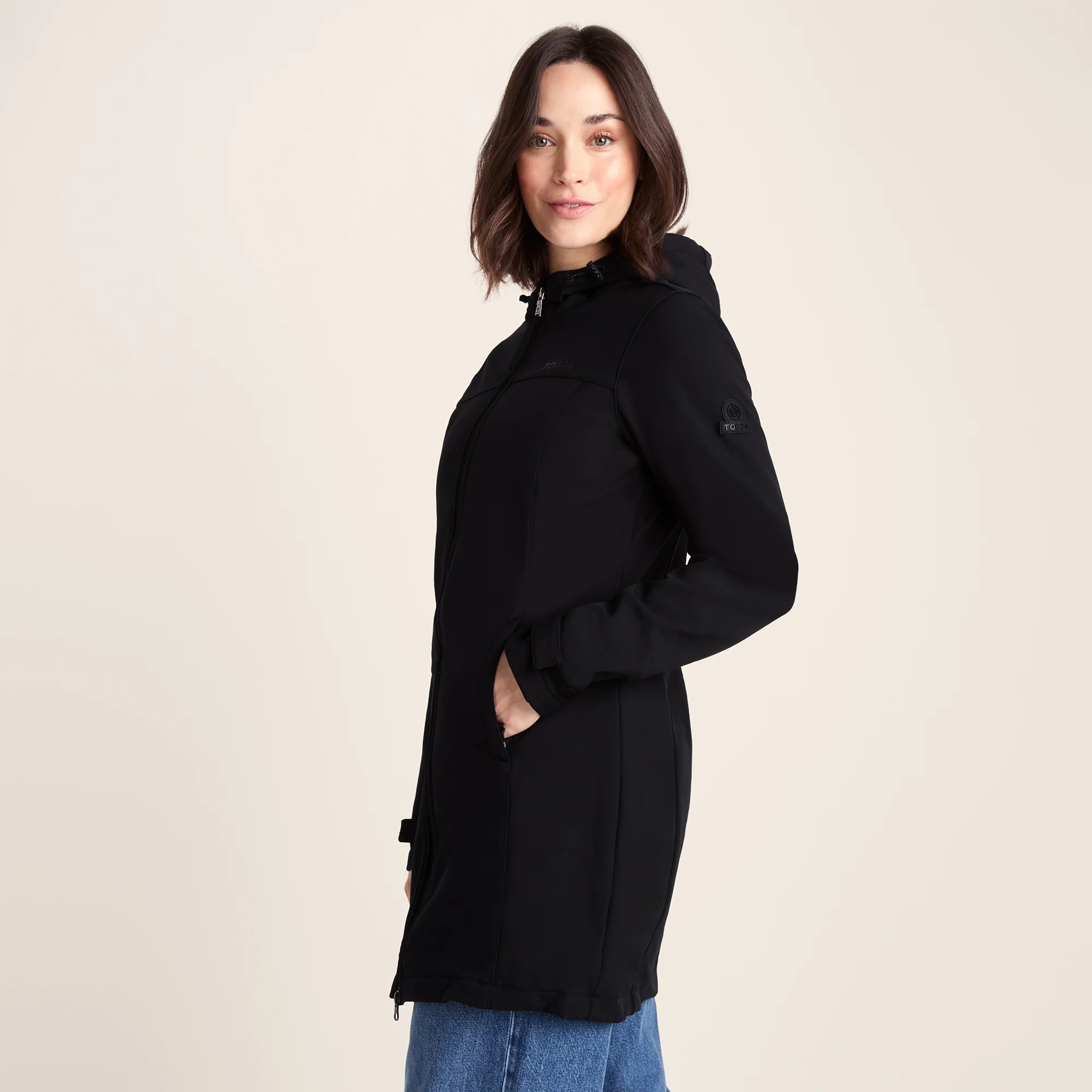 Keld Womens Long Shower Resistant Hooded Softshell Jacket - Black - Image 7