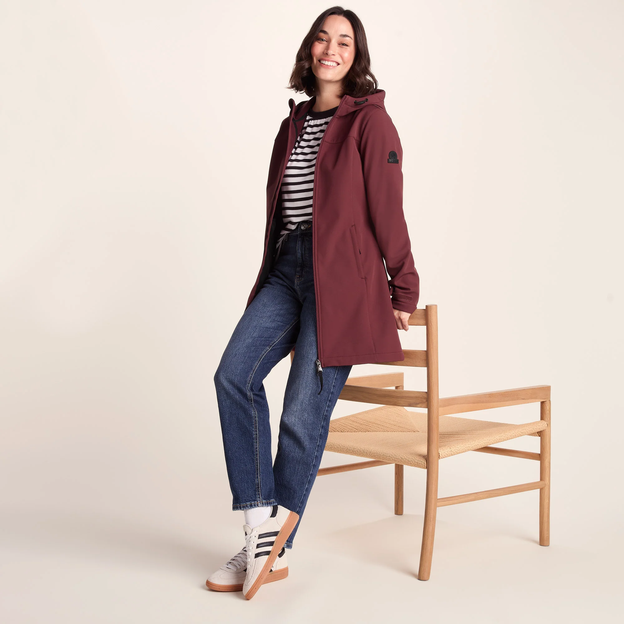 Keld Womens Long Shower Resistant Hooded Softshell Jacket - Burgundy - Image 6