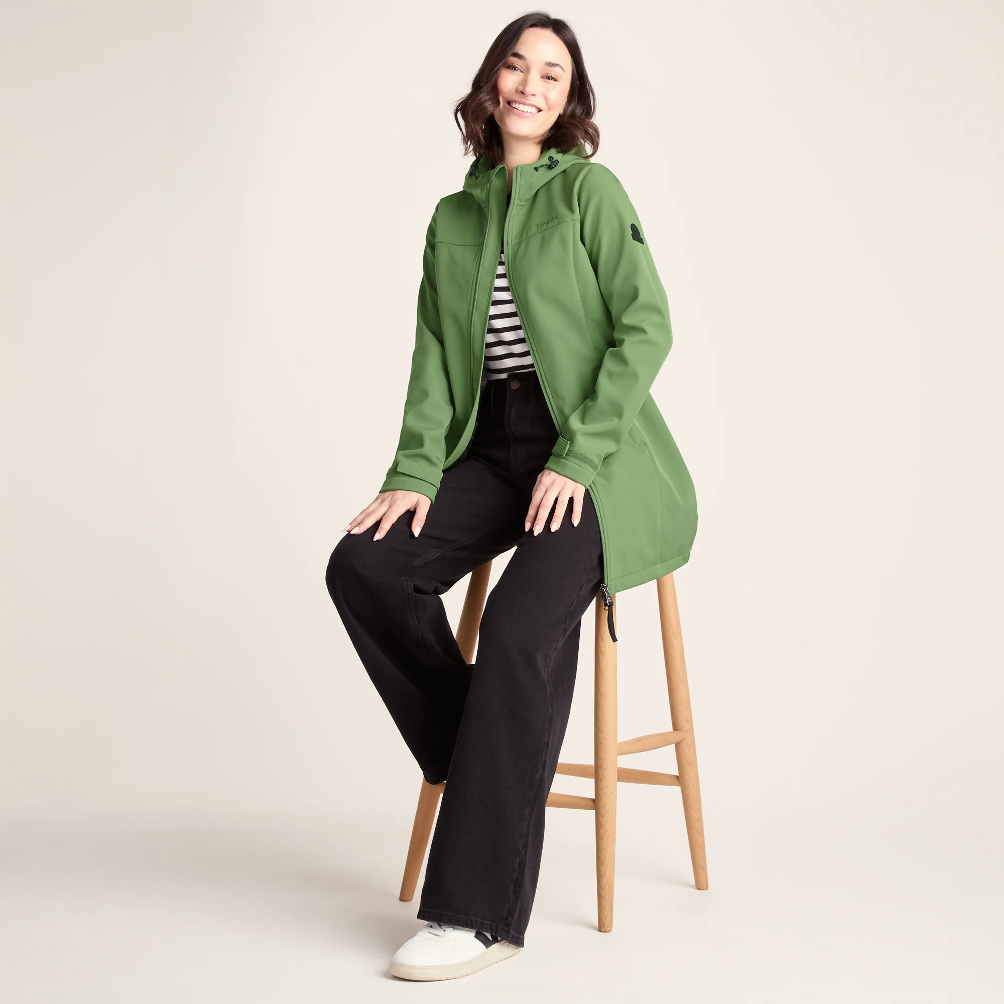 Keld Womens Long Shower Resistant Hooded Softshell Jacket - Dark Matcha - Image 4