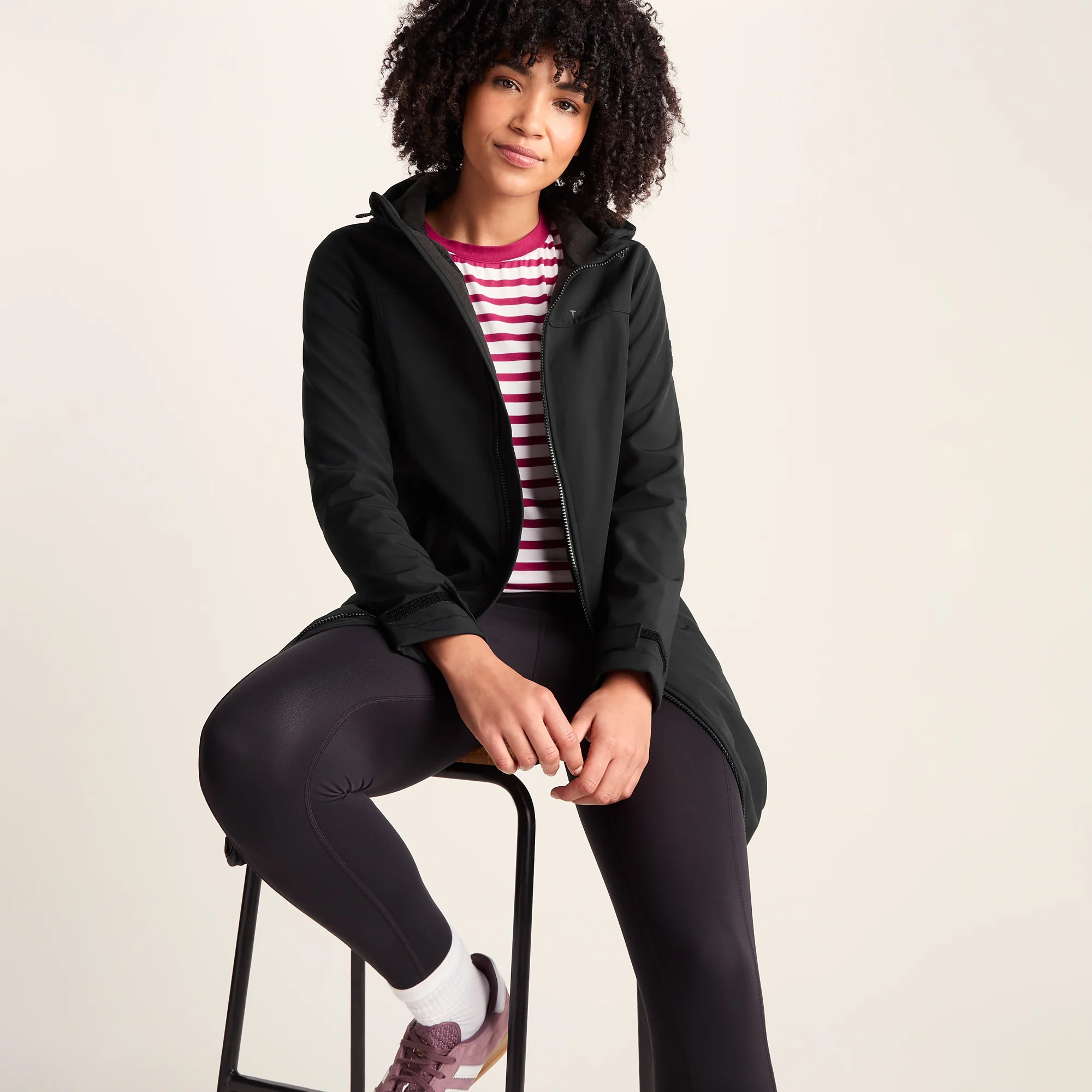 Marina Womens Long Water Resistant Softshell Jacket - Black - Image 4