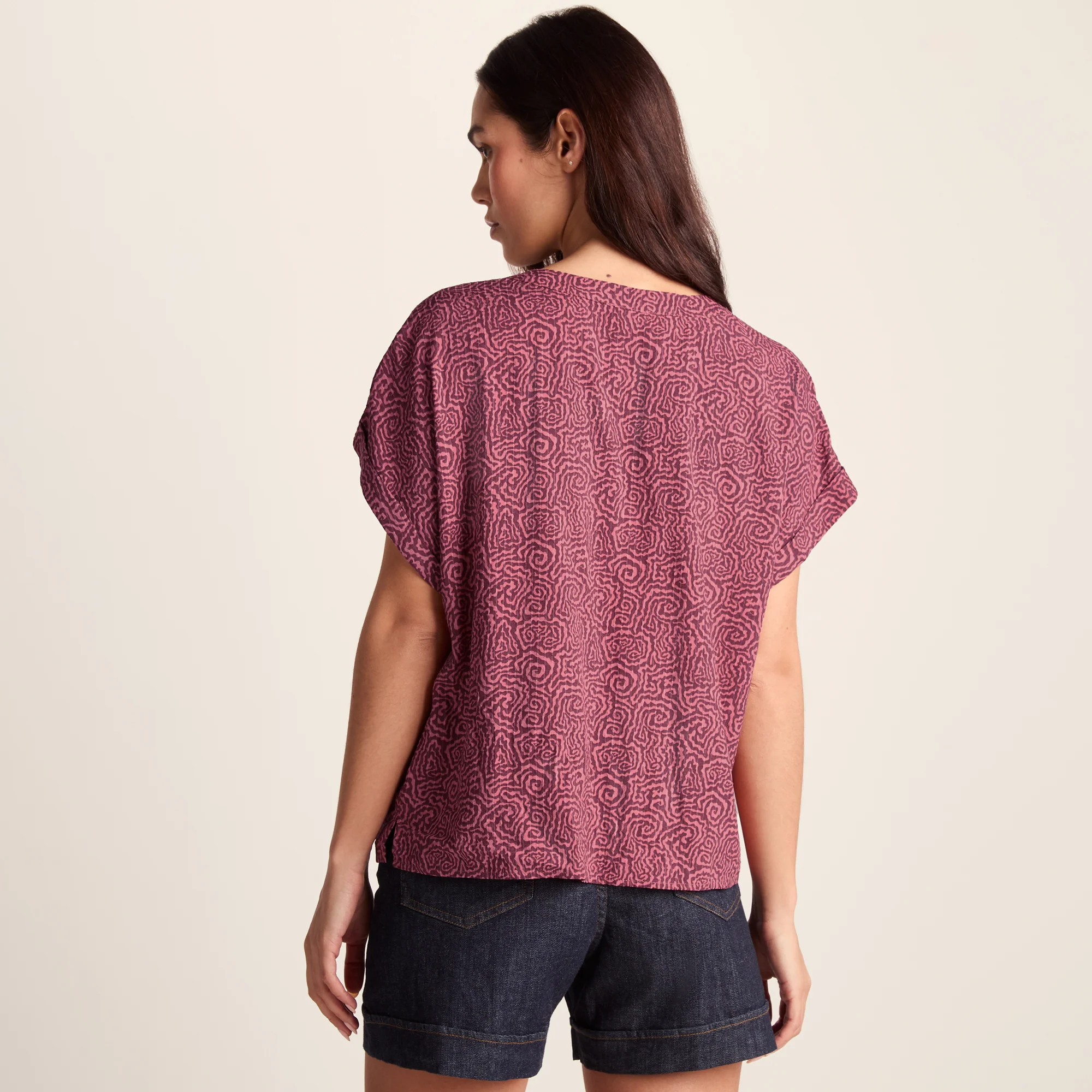 Meredith Womens Short Sleeve Supersoft Blouse - Black Raspberry Wiggle Print - Image 3