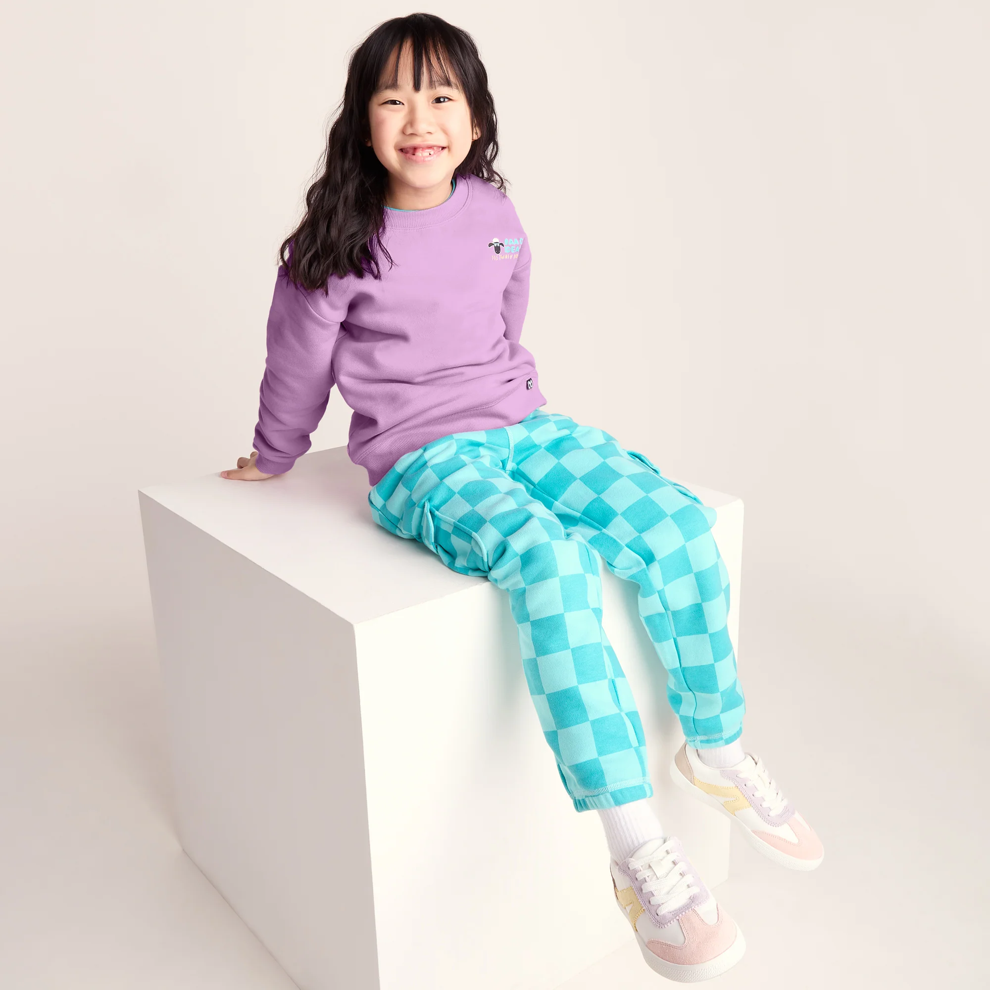 Montadale Kids Shaun the Sheep Crew Sweat - Lilac Haze - Image 4