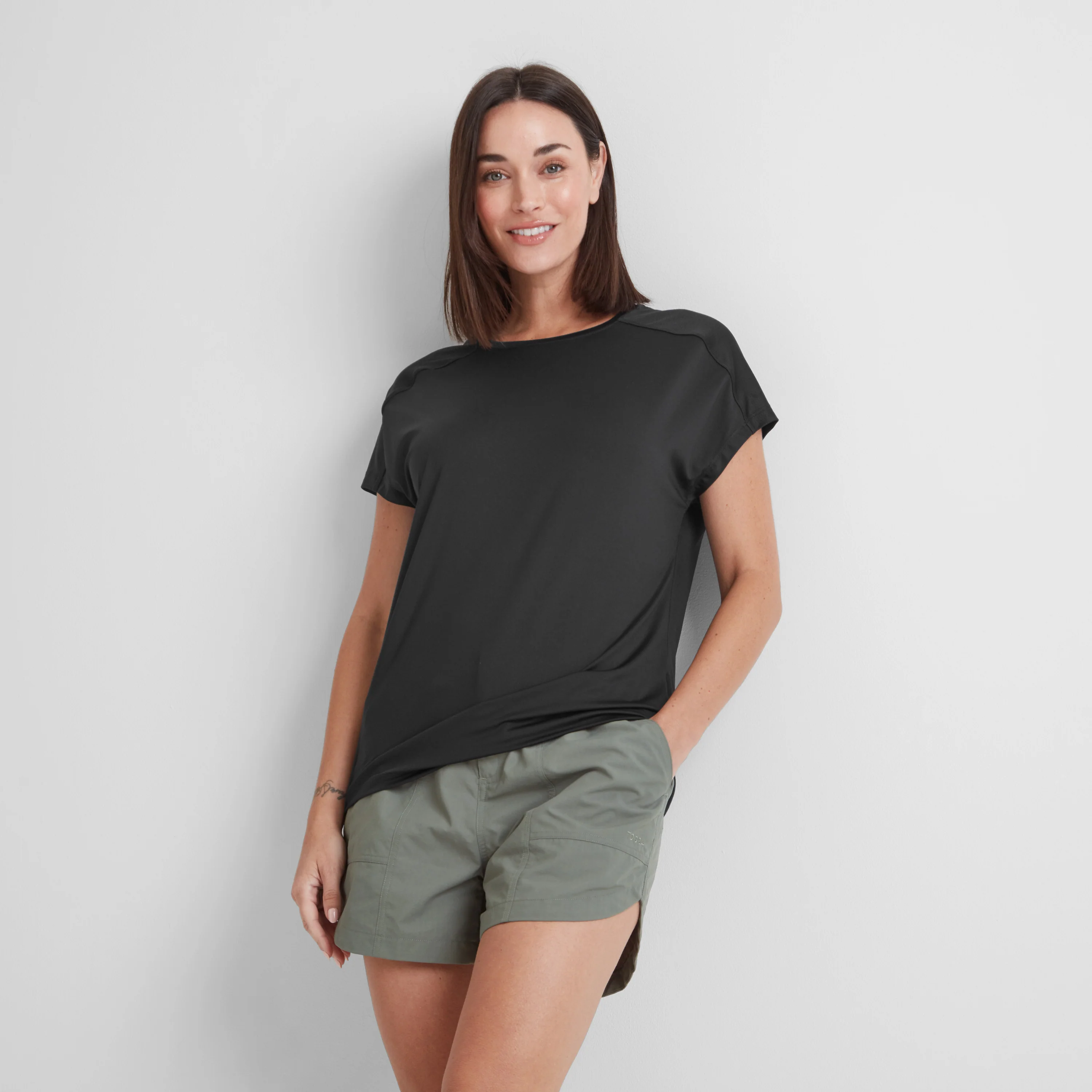 Moorley Womens Short Sleeve Performance Top - Black - Image 2
