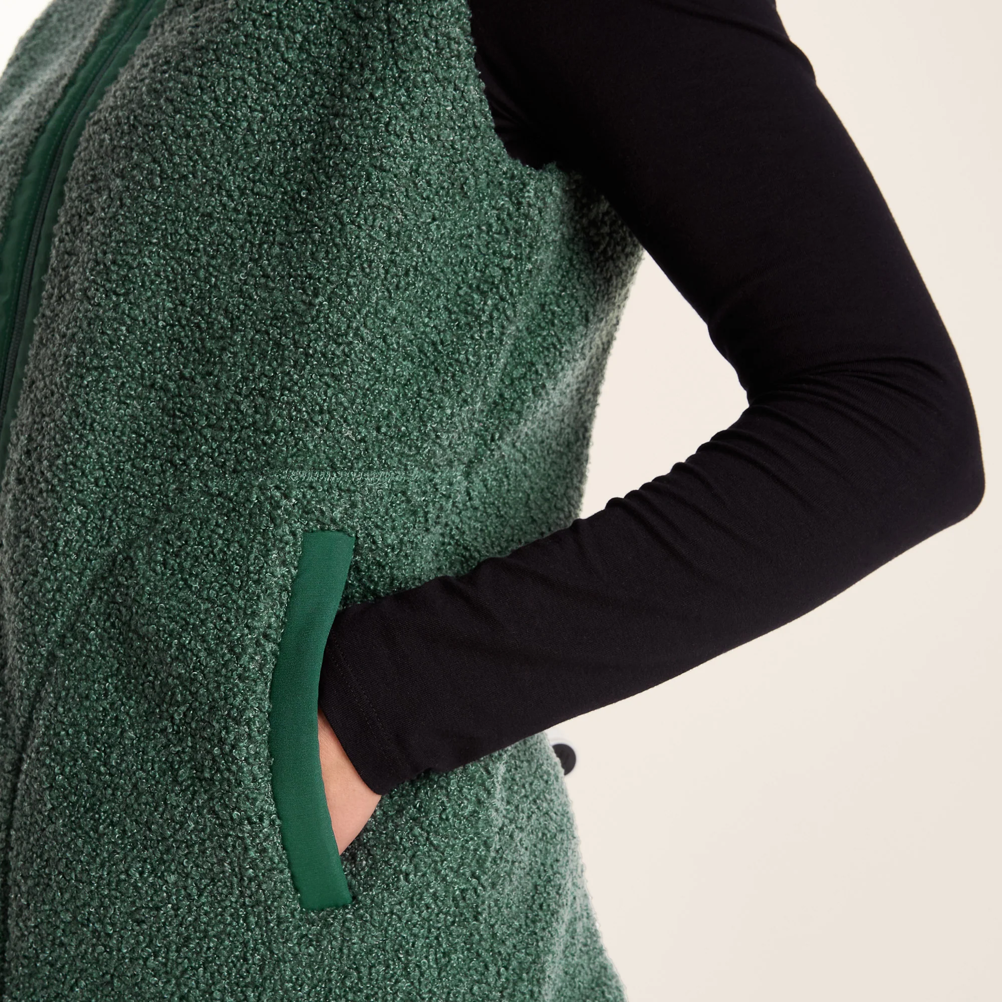 Peyton Womens Relaxed Fit Sherpa Fleece Gilet - Racing Green - Image 5