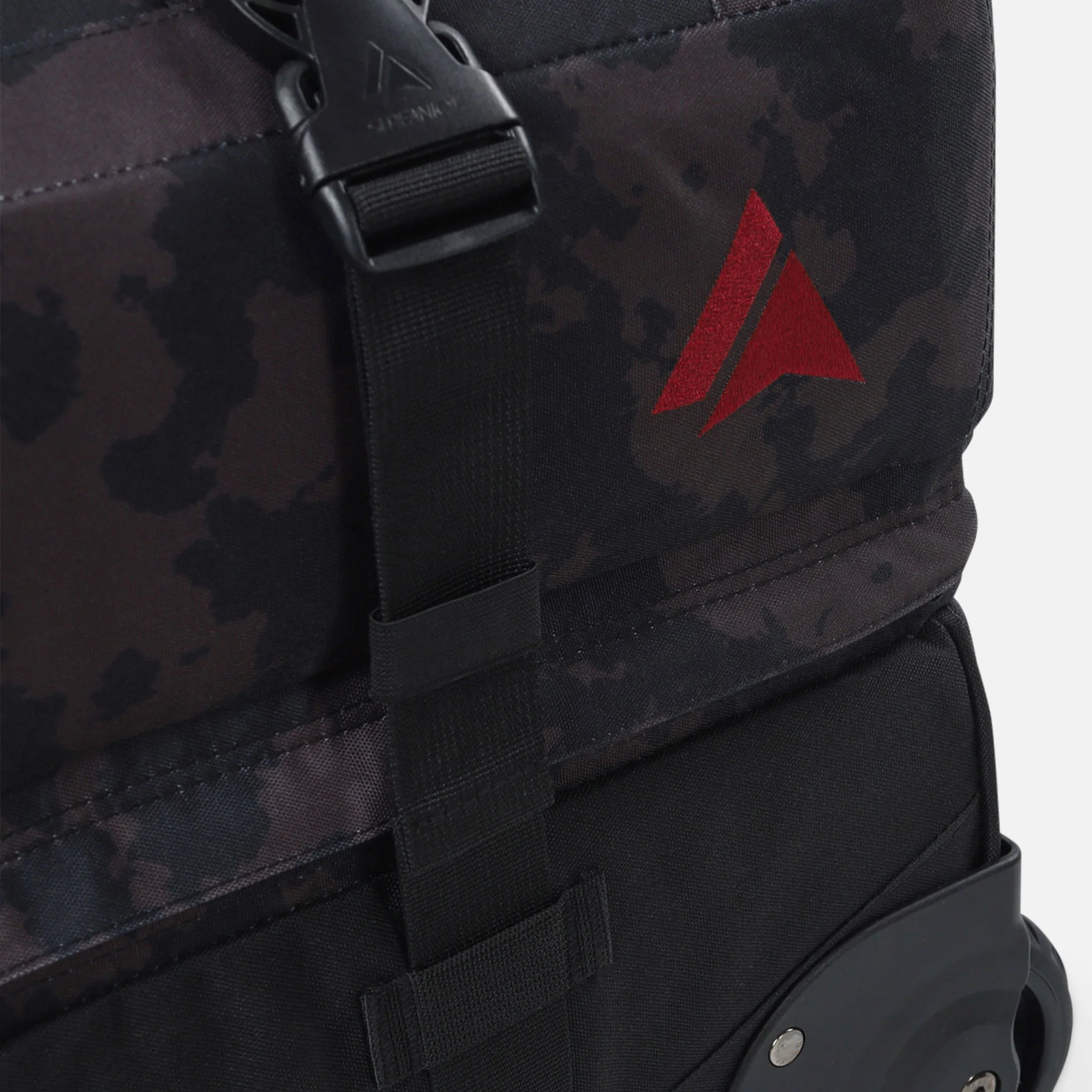Surfanic Maxim 3.0 70L Roller Bag - Black - Image 16