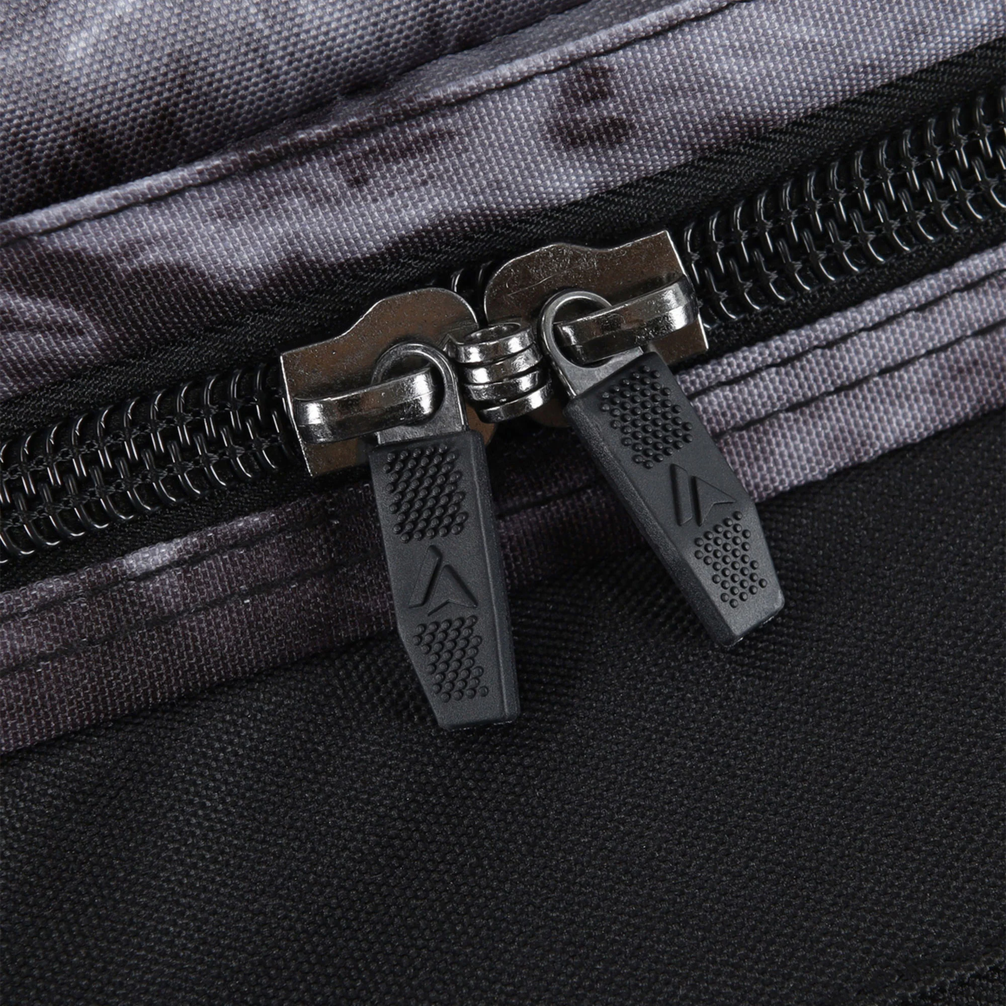 Surfanic Maxim 3.0 70L Roller Bag - Frostbite - Image 11