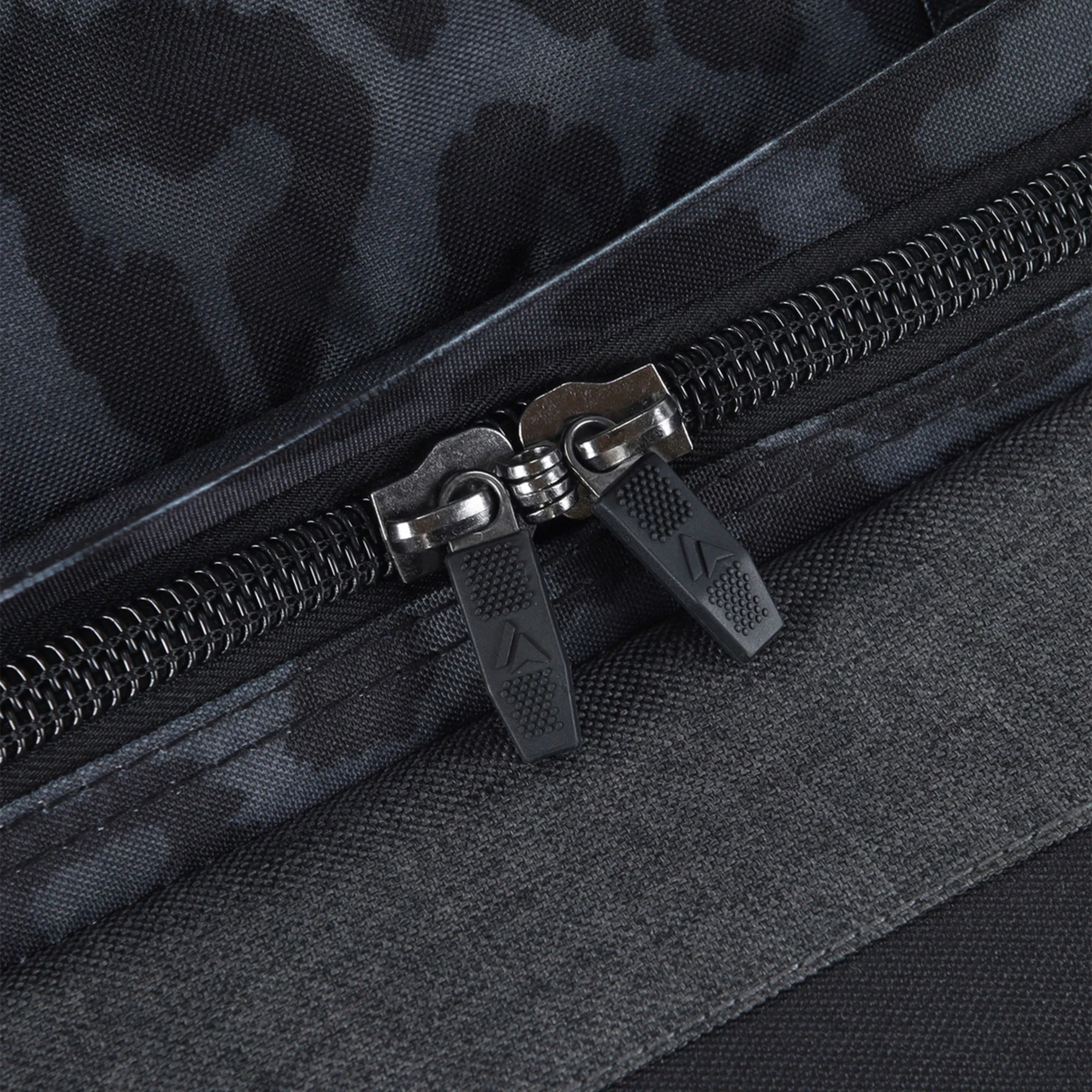 Surfanic Maxim 3.0 70L Roller Bag - Jet Black - Image 11