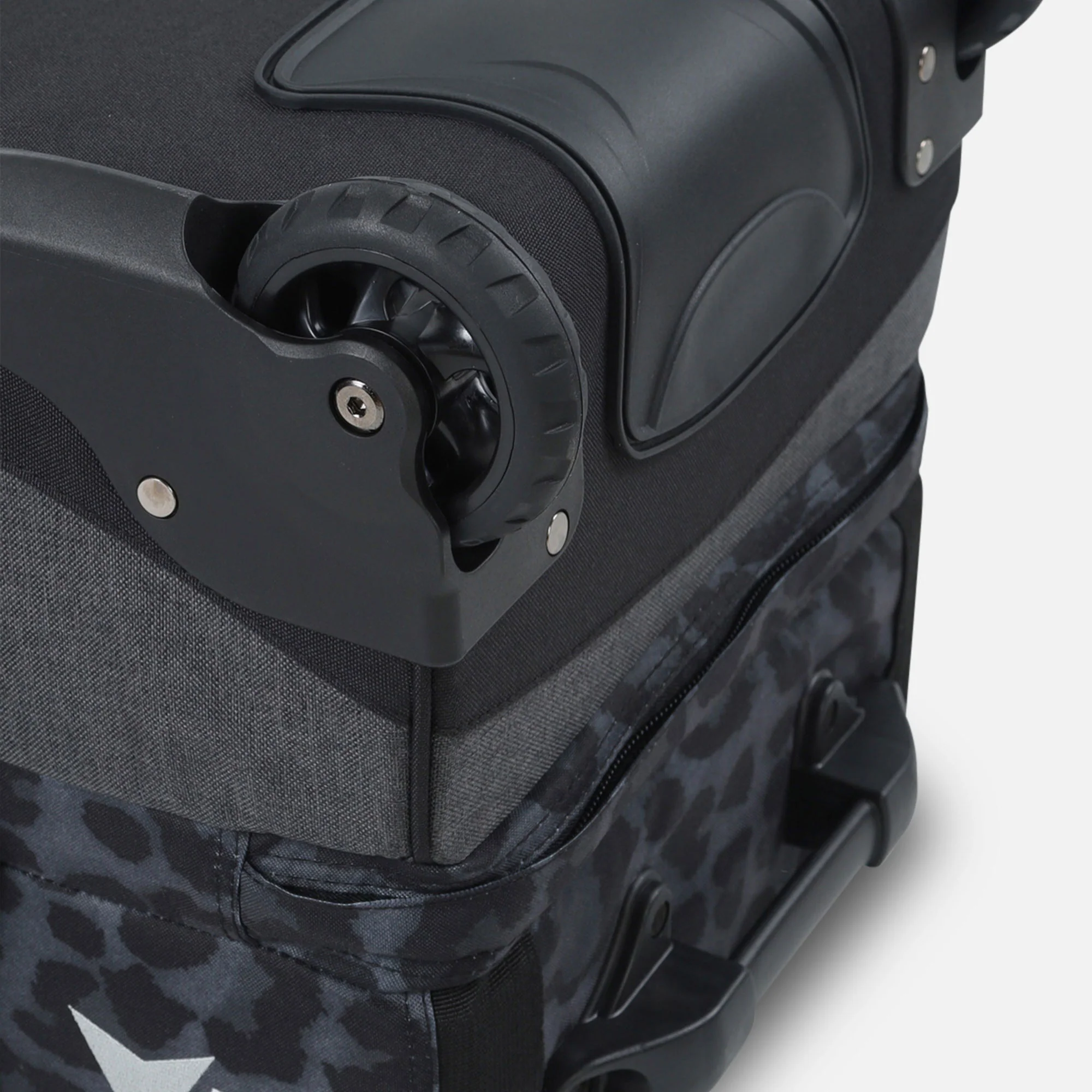Surfanic Maxim 3.0 70L Roller Bag - Jet Black - Image 15