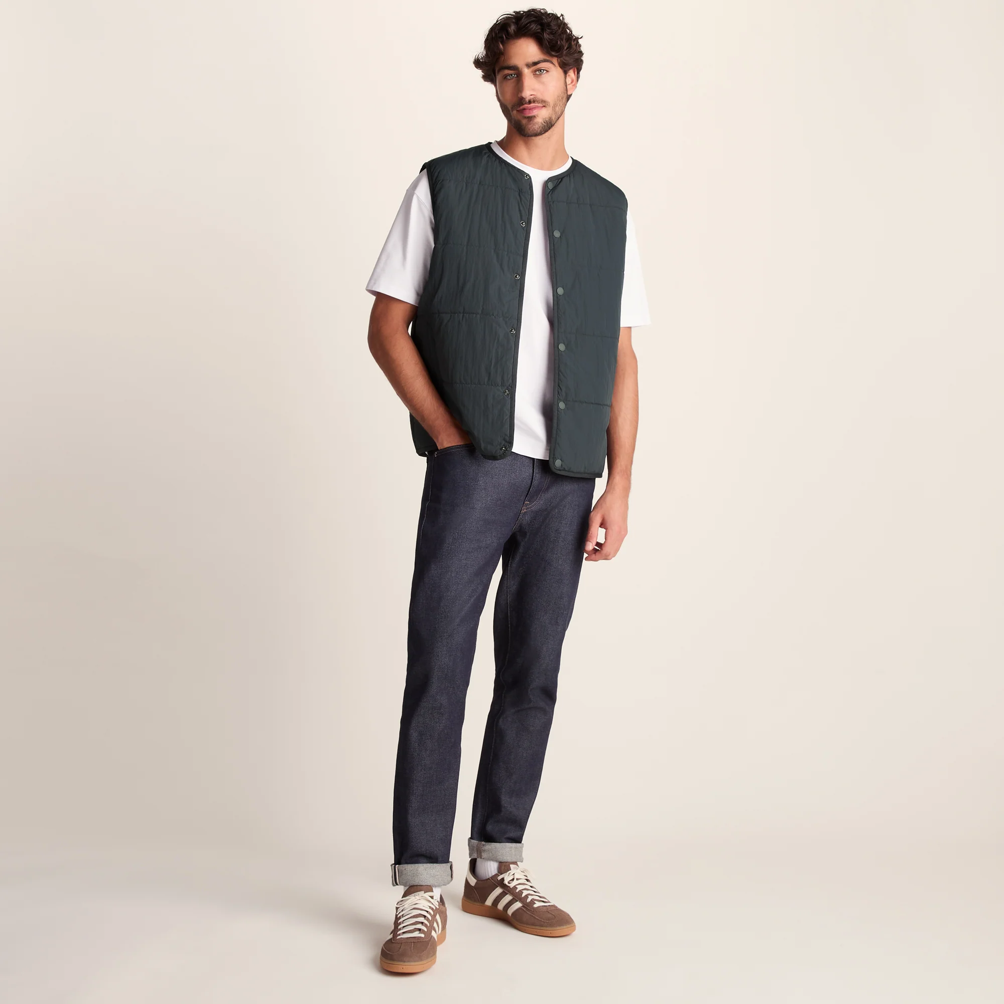Sutterby Mens Shower Resistant Insulated Gilet - Deep Slate - Image 2