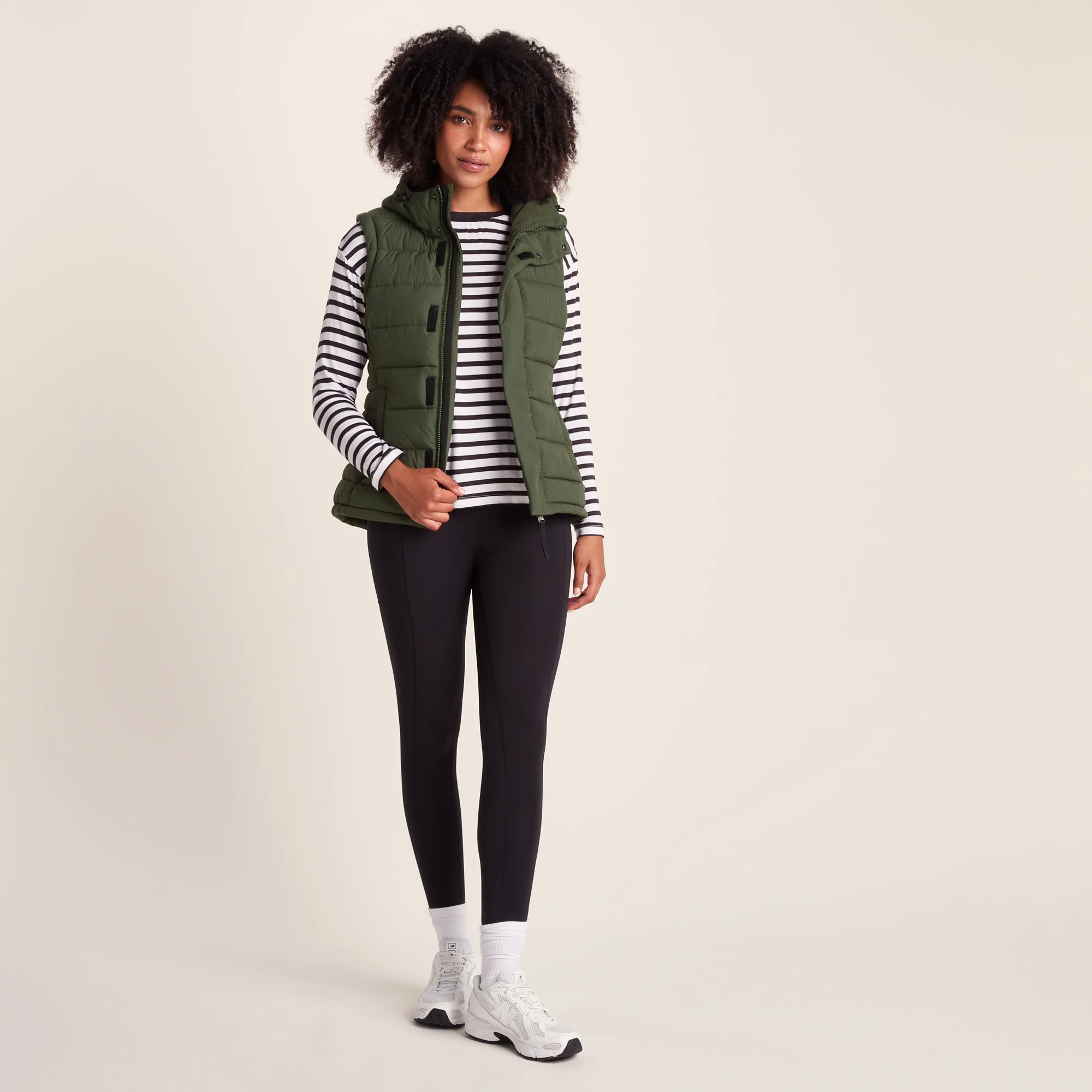 Wyness Womens Shower Resistant Insulated Jacket - Dark Green - Image 2