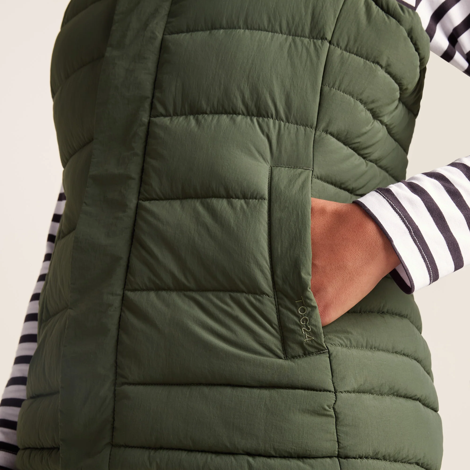 Wyness Womens Shower Resistant Insulated Jacket - Dark Green - Image 6